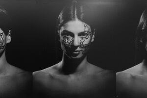 Izložba Jovane Vujović: Sigurno kroz likovne prostore