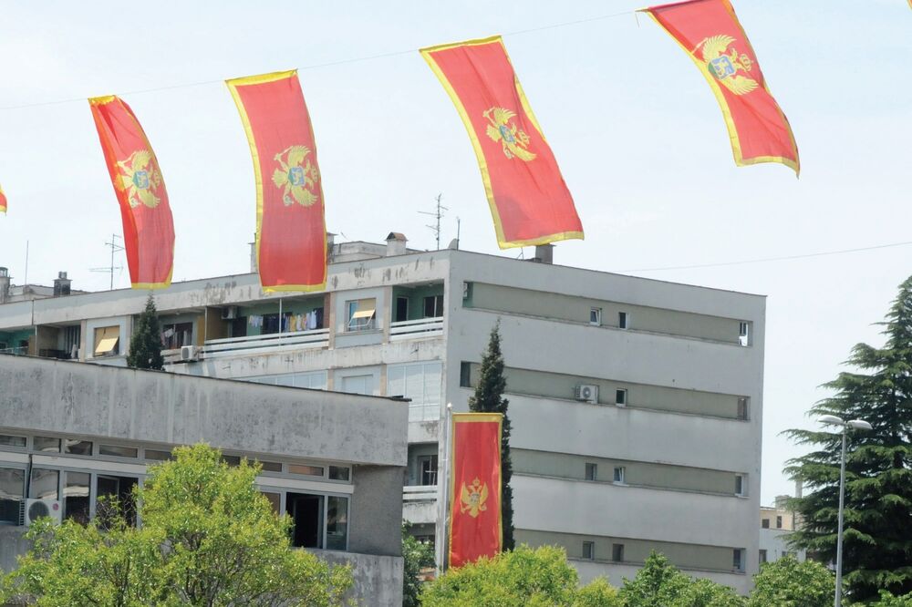 Zastave, Foto: Luka Zeković