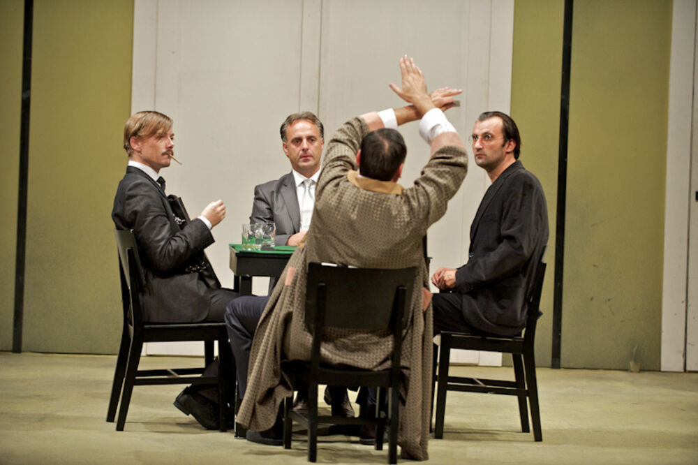 Revizor, Foto: Cnp.me