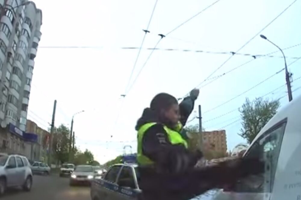 ruski policajac, Foto: Screenshot (YouTube)