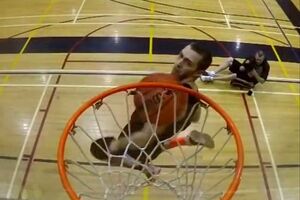 Ovakvo zakucavanje još nijeste vidjeli