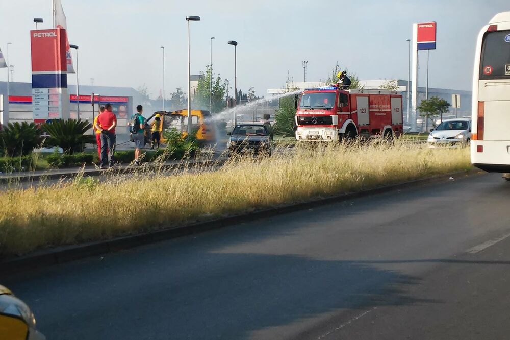 Požar u Ulici Mitra Bakića, Foto: Danko Potpara