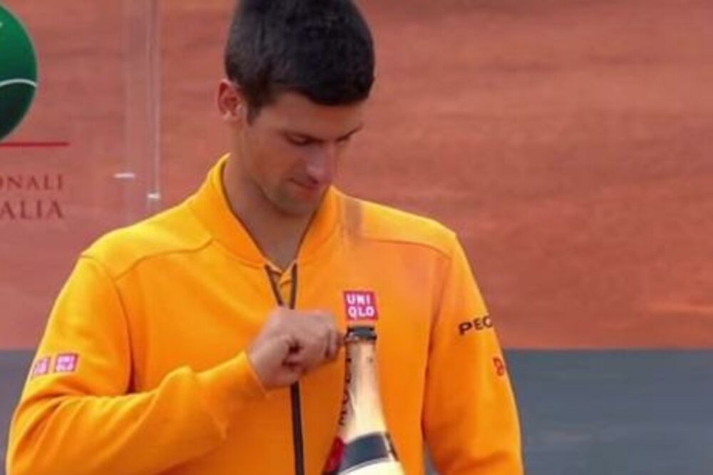 Novak Đoković šampanjac, Foto: Screenshot (YouTube)