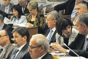 SDP i opozcija diktirale tempo, DPS protiv