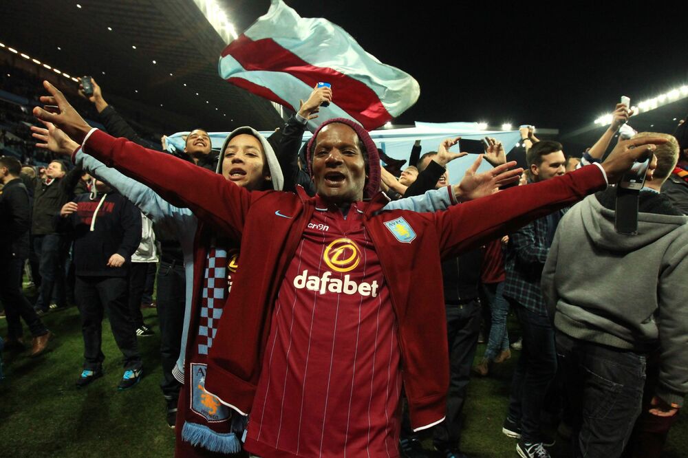 Navijač Aston Vila, Foto: Beta/AP