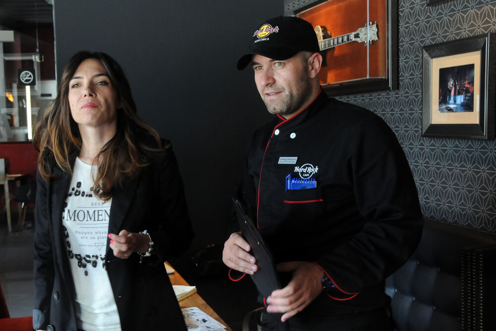 Hard Rock Cafe, Burger Tour