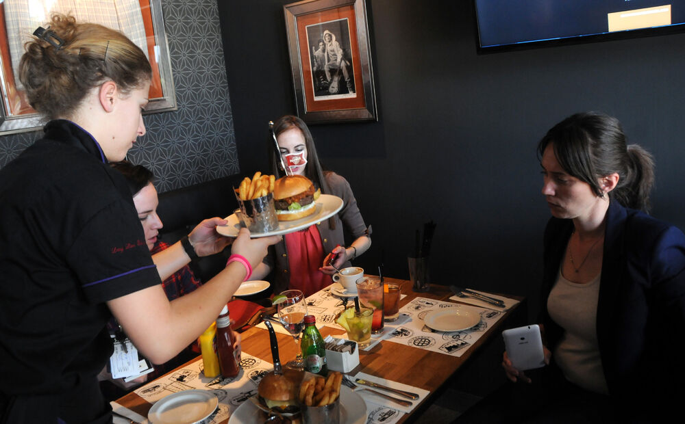 Hard Rock Cafe, Burger Tour