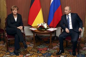 Putin i Merkel razgovaraju o primjeni sporazuma iz Minska