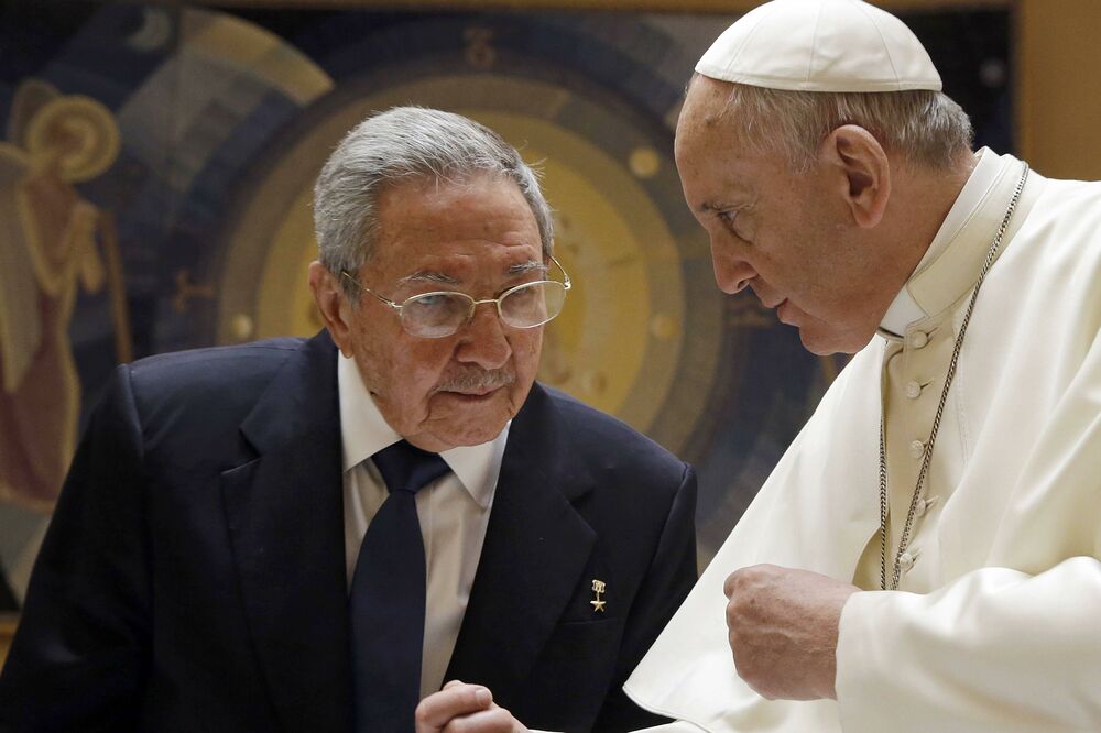 Raul Kastro, papa Franjo, Foto: Reuters