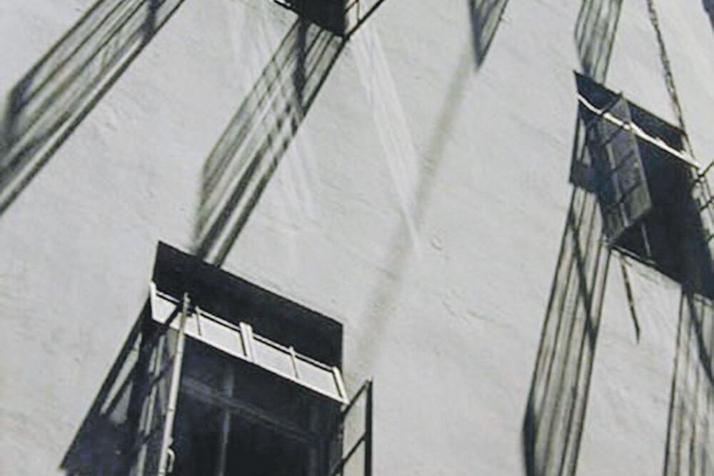 Zarobljeni um (Novine), Foto: Fan Ho, Kina; irancartoon.com