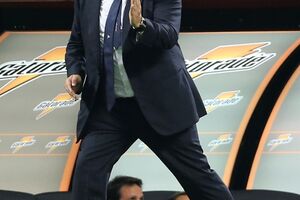 Benites ostaje na klupi Napolija