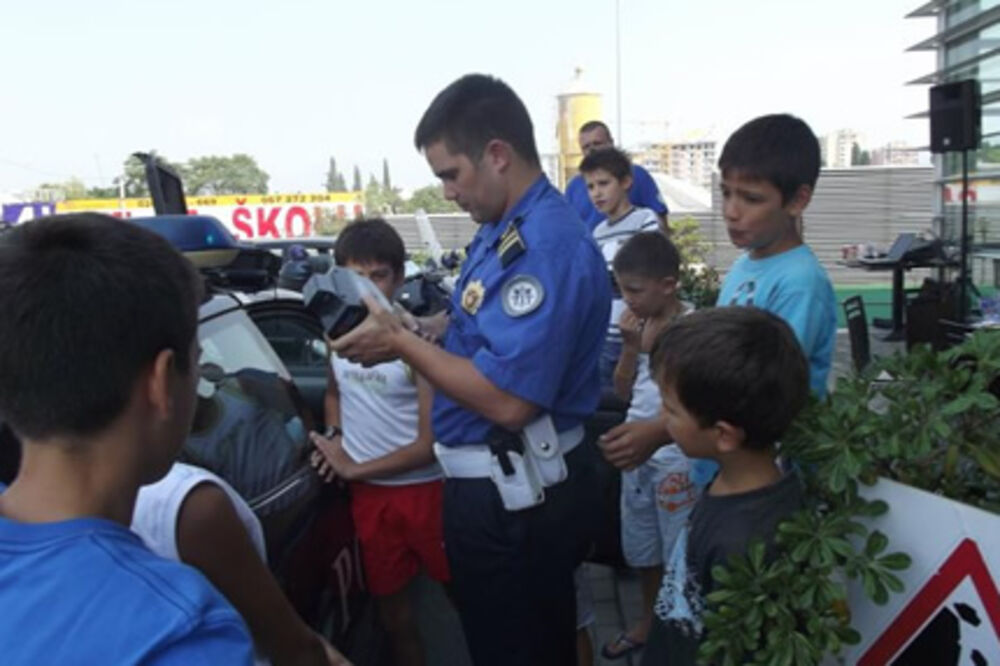 Spasi dječji život, kampanja Alfa centar, Foto: Alfa centar