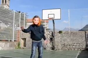 Voodoo Snošaj repuje o crnogorskom premijeru