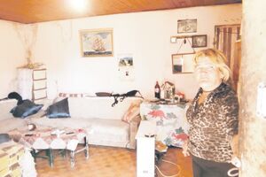 Moraju da isele iz trošne barake
