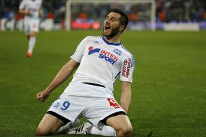 Vest Hem želi napadača Marseja