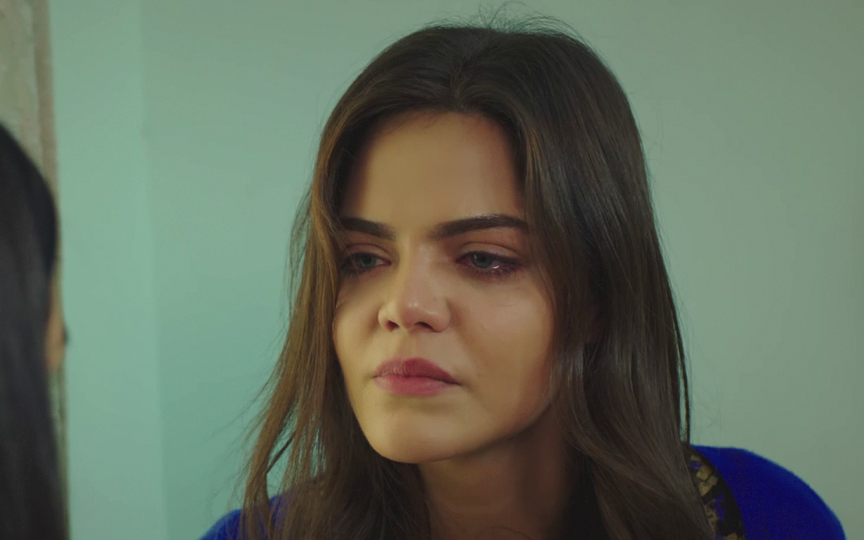 "Crna ruža": Ozlem govori Ebru istinu