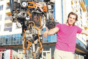 Doviđenja u nekoj drugoj Podgorici, dragi Transformersi