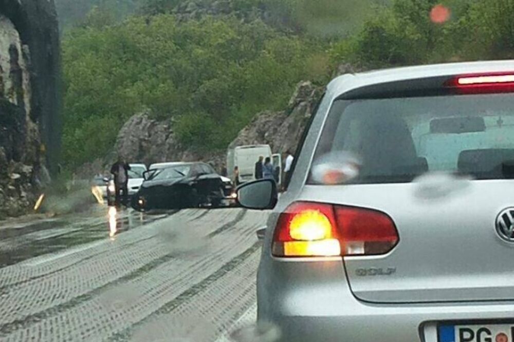 Saobraćajna nezgoda, Cetinje-Podgorica, Foto: Facebook/Podgorički vremeplov