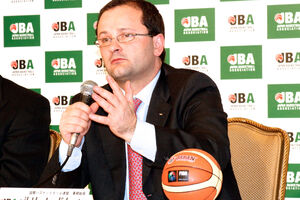 Klubovi protiv kalendara FIBA