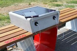 Želite li da i u vašem gradu postoje klupe sa punjačima za mobilne...