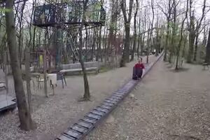 Pogledajte na čemu je ovaj Italijan radio 40 godina [VIDEO]