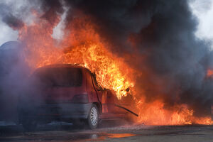 U Bijelom Polju zapaljen automobil
