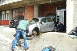 Zapaljen auto gosta na Kalićevoj svadbi