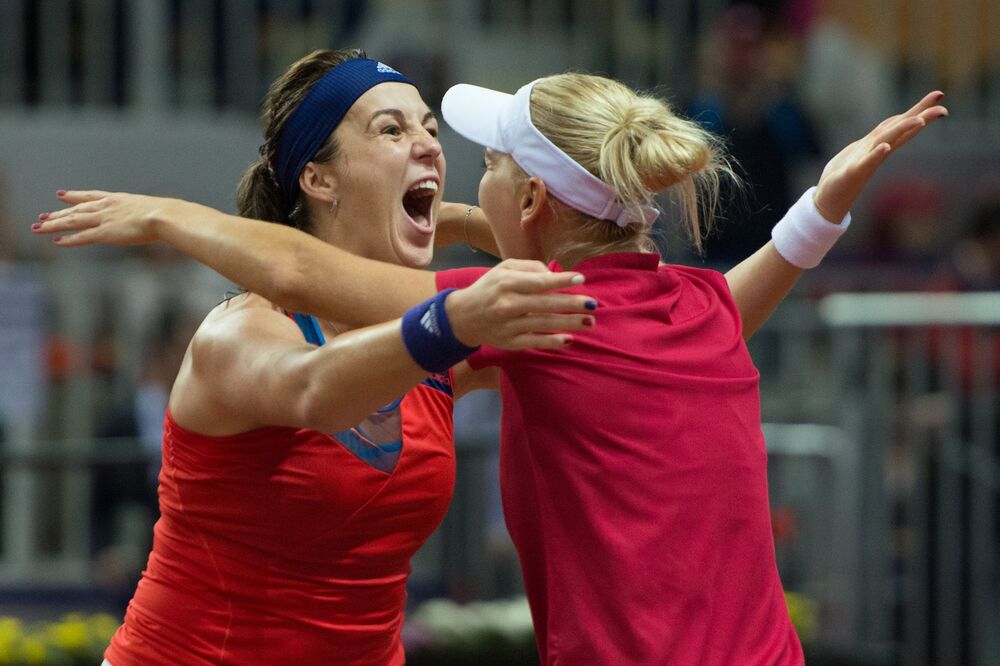 Anastasija Pavljučenkova i Jelena Vesnjina, Foto: Beta/AP