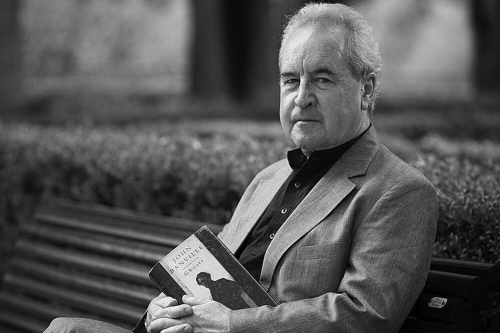 Džon Benvil (Novina)