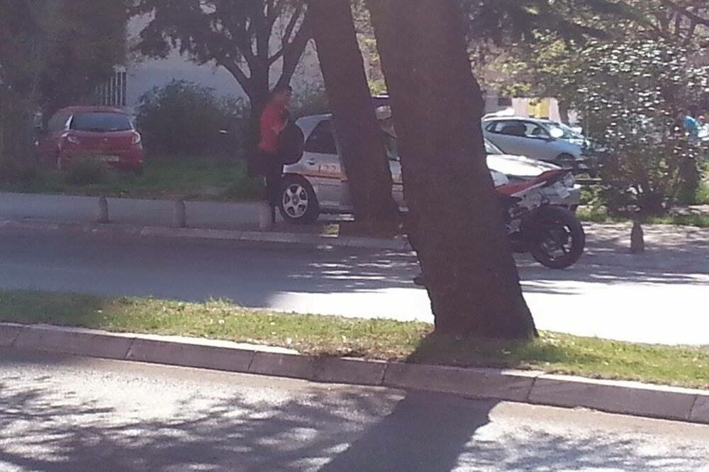 policija, parkiranje, Momišići, Foto: Čitalac reporter