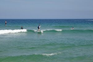 Pravi se daska za surfovanje za 62 osobe