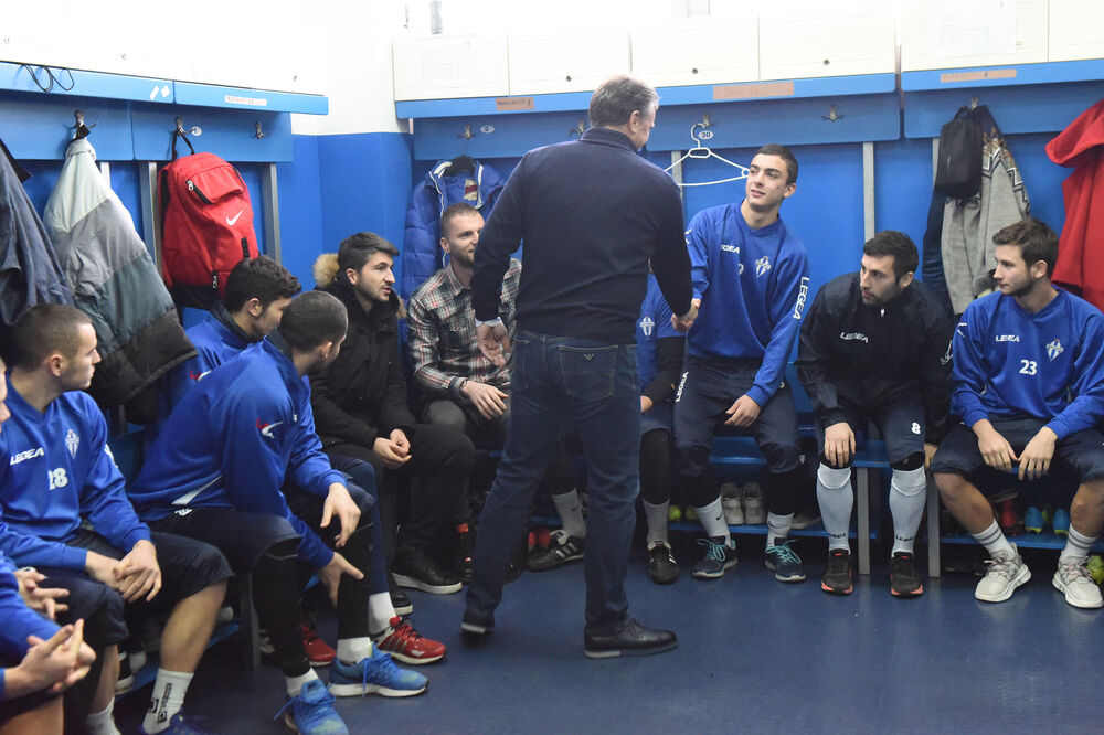 Gužva u svlačionici Budućnosti, Foto: Savo Prelević