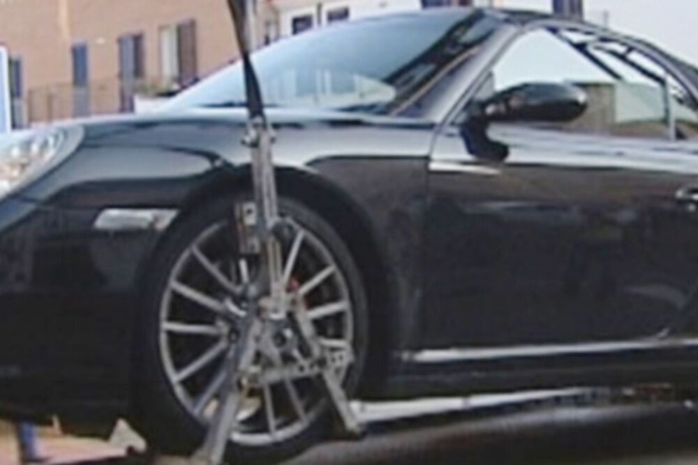 Klaudio Podeski porše kaen (novina), Foto: Giornalesm.com