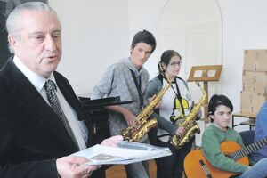 Poklon muzičkoj školi "Vasa Pavić": Mimov Legat džez literature