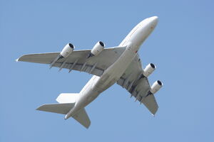 Avion Emirata zbog bolesnog putnika sletio u Mančester