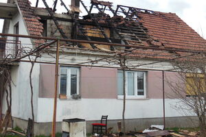 Nikšić: Požar u naselju Kličevo, izgorjelo potkrovlje kuće