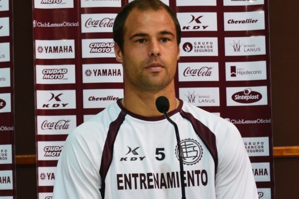 Matijas Fricler, Foto: Lanus.com