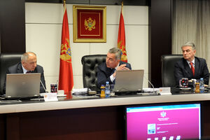 Đukanović proziva neradnike, ali ih ne kažnjava