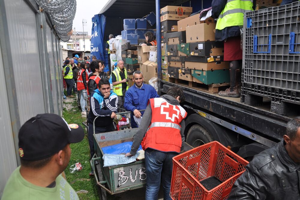 pomoć, Konik, Romi, Foto: Crveni krst CG
