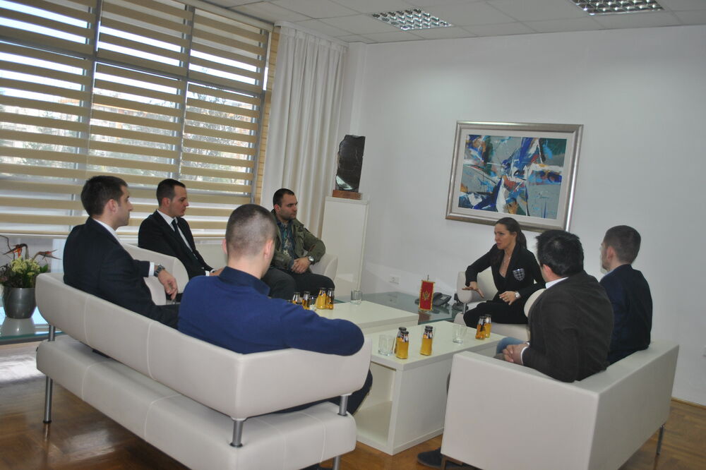 Radmila Vojvodić, studenti, Foto: Univerzitet Crne Gore