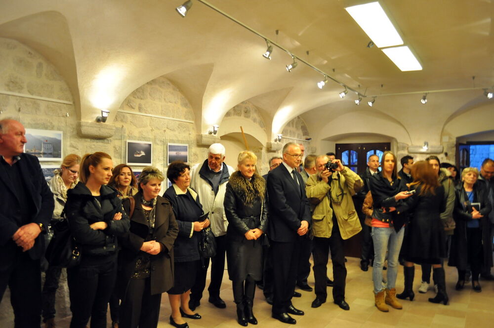 Luka Kotor nekad i sad