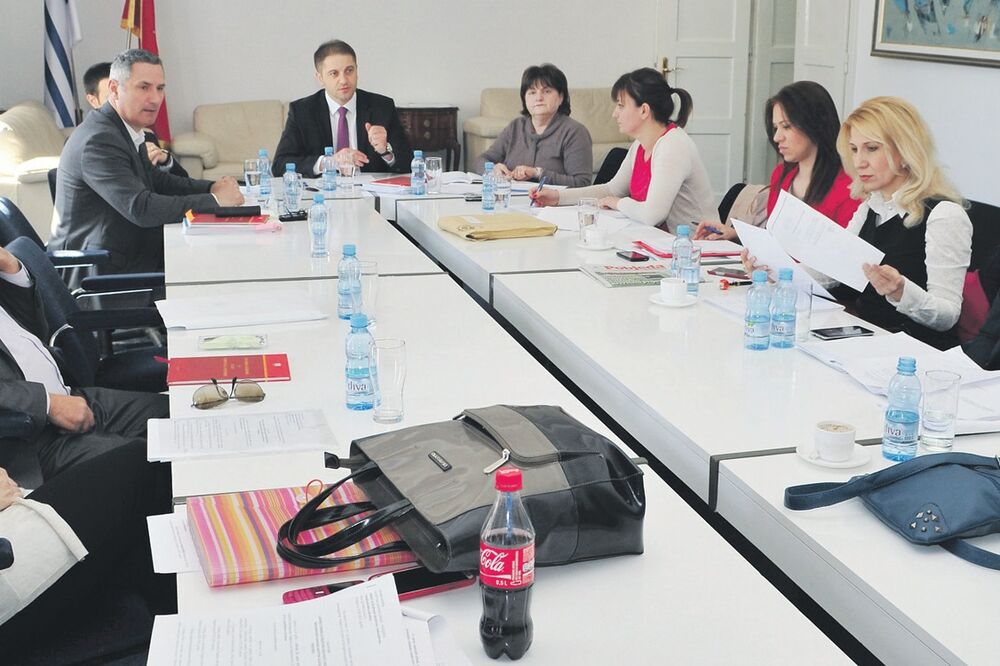 Odbor za društvene djelatnosti (Novina)