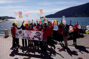 Herceg Novi: Šetnjom obilježen Dan osoba sa autizmom