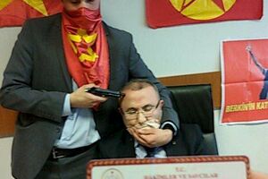 Turska: Istraga protiv listova zbog fotografije otetog tužioca