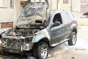 Nikšić: Policija istražuje da li je džip izgorio zbog kvara