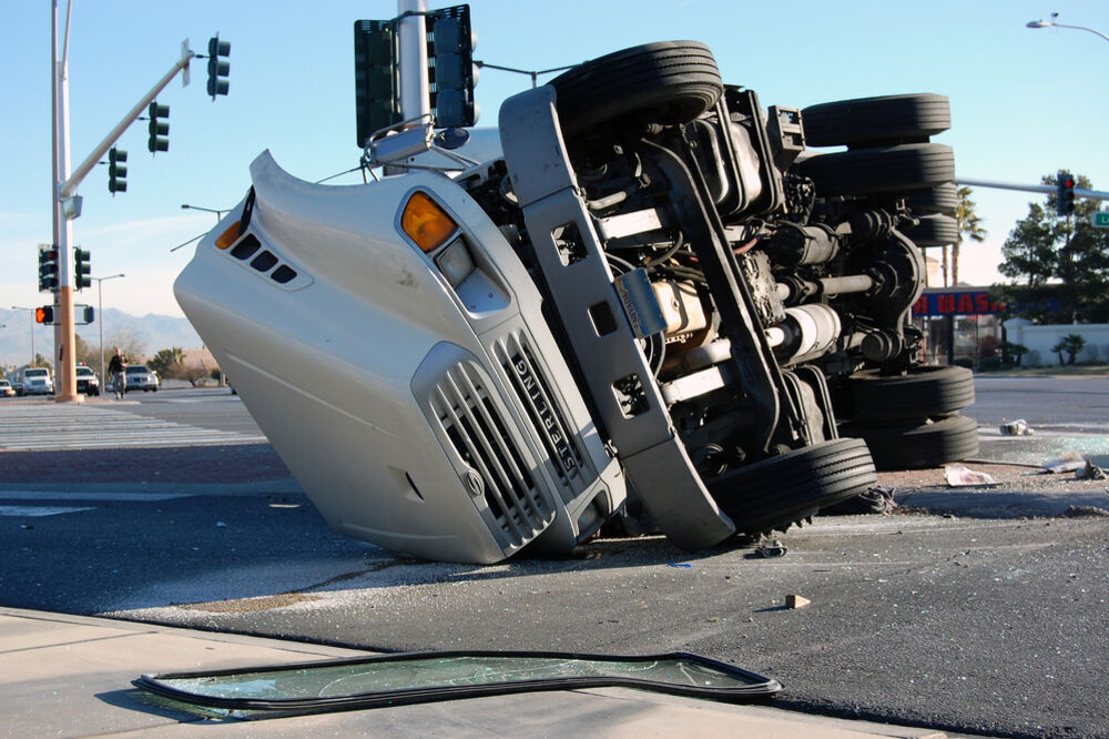 Kamion, nesreća, Foto: Shutterstock