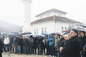 Burdžović: Put do džamije nam je potreban