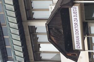 Ovo je ulaz u beranski Dječji dispanzer: "Sramota za Dom zdravlja"