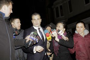 Rumunija: Bivši ministar krio zlatne poluge i Renoarovu sliku