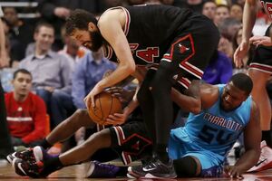 Martovsko ludilo Nikole Mirotića, Čikago u plej-ofu